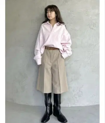 mila owen 하프 팬츠 센터 프레스