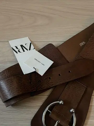 ZARA 귀걸이 버클 가죽 벨트 | 브라운 80