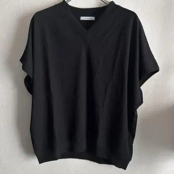 LA MEI MA MAISON 블랙 V넥 베스트