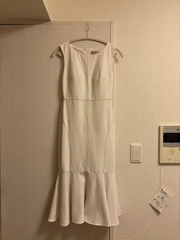 GINZA couture 화이트 타이트 핏 플레어 드레스