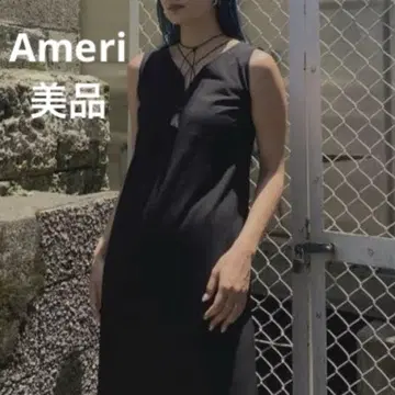 새상품급 Ameri CROSS STRAP CUT DRESS 포멀 완판
