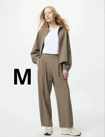 새상품 울트라 스트레치 액티브 와이드 팬츠 카키 M