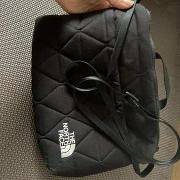 THE NORTH FACE 퀼팅 숄더백