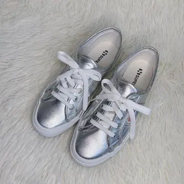 새상품 SUPERGA 스페르가 실버 스니커즈 23.5