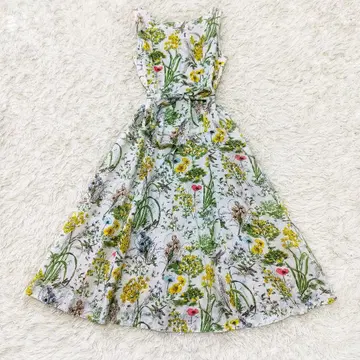 [ LAURA ASHLEY ] 꽃무늬 허리 리본 곤충 보태니컬 무늬