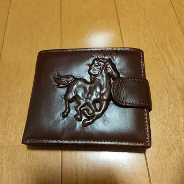 말의 입체 조각 브라운 가죽 두겹 지갑 몽골 제작