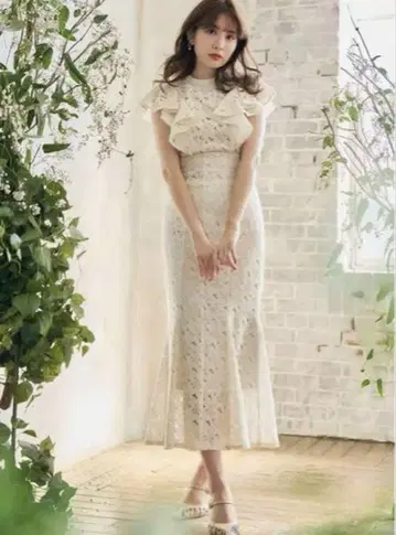 헤르리프토 플로럴 레이스 러플드 톱