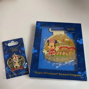홍콩 디즈니랜드 미니 마우스 핀 배지 & 메달 세트