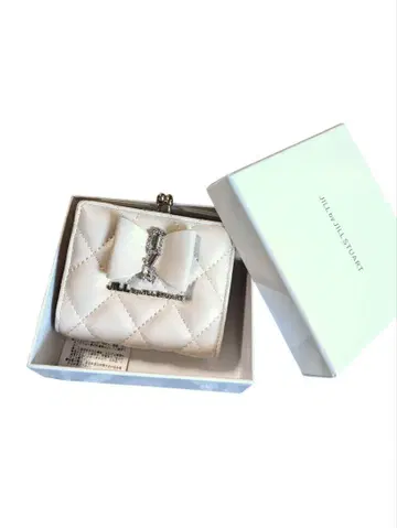 [새상품] JILL by JILL STUART RIBBON 퀼트 지갑