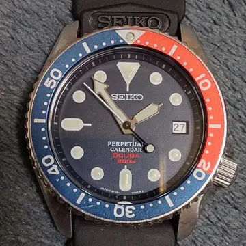 레어 SEIKO 8F35 퍼페츄얼 캘린더 펩시 베젤 200m 방수