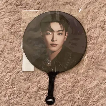 ATEEZ 에이티즈 홍중 부채