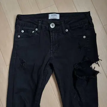 GYDA 블랙 스키니 데님 데미지 가공