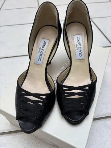 JIMMY CHOO 블랙 오픈토 힐