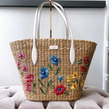 Kate spade 바스켓백 정원 부케 스트로우 엠브로이더드