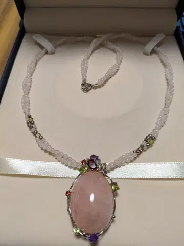 로즈쿼츠 목걸이