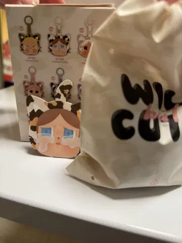 크라이베이비 와일드 하지만 귀여운 빈티지 귀여운