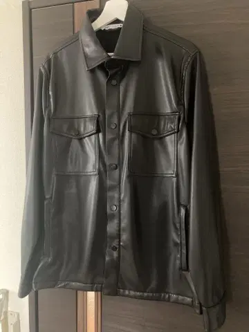 ZARA 인조 가죽 셔츠