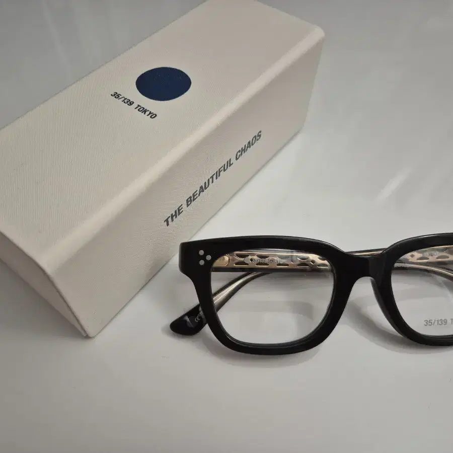 Square Horn-Rimmed Glasses 35/139tokyo 111-0006 kuro on