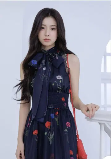 스나이델 백 리본 쉬폰 원피스
