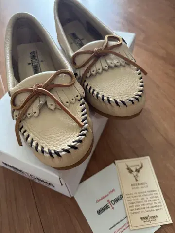 MINNETONKA 모카신