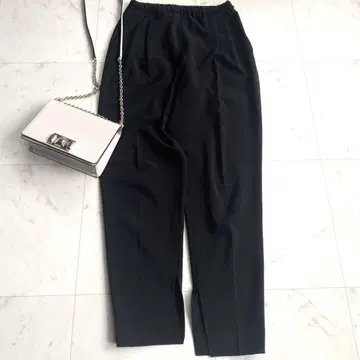 새상품급 루필 밑단 슬릿 테이퍼드 팬츠 허리밴딩 블랙 0