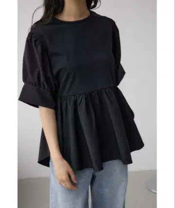 블랙 5부 소매 페플럼 상의 아줄바이마우지