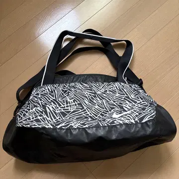 Nike 그래픽 프린트 숄더백