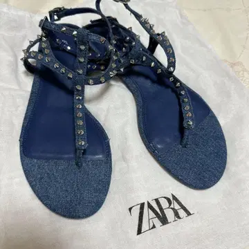 ZARA 스터드 샌들