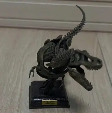 네이처 테크니컬러 고생물 티라노사우루스