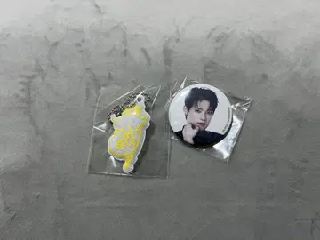 XQUARE 기무라 키링과 배지 세트