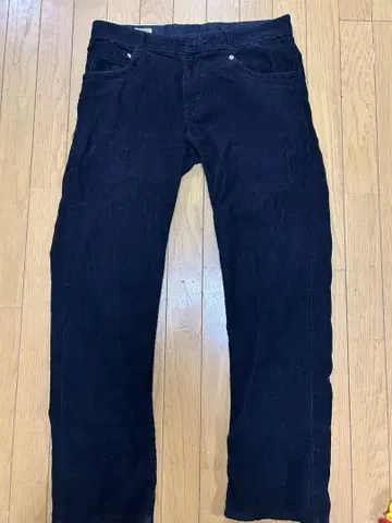 True Religion 코듀로이 스트레이트 팬츠 플레어