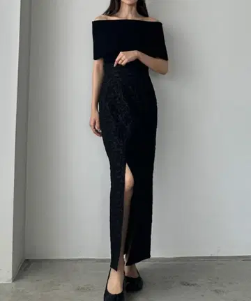 새상품급 Louere 자카드 하이웨스트 슬릿 I라인 스커트 블랙 S