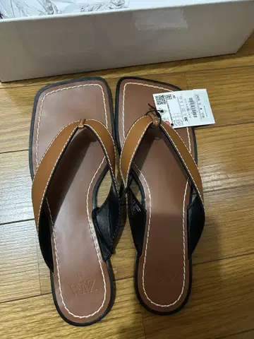 ZARA 샌들