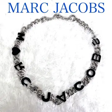 수납 가방 포함 새상품급 MARC JACOBS 마크제이콥스 참 체인 하트
