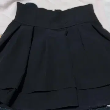미셸 마카롱 슬림 레그 스커트 블랙