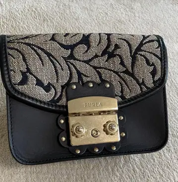 FURLA 메트로폴리스 숄더백