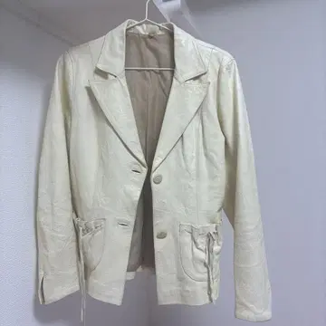 옐로우 컬러 가죽 자켓