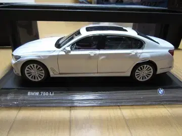 BMW 특주 BMW G12 750 Li 1/18 미니카 화이트 완전 개폐