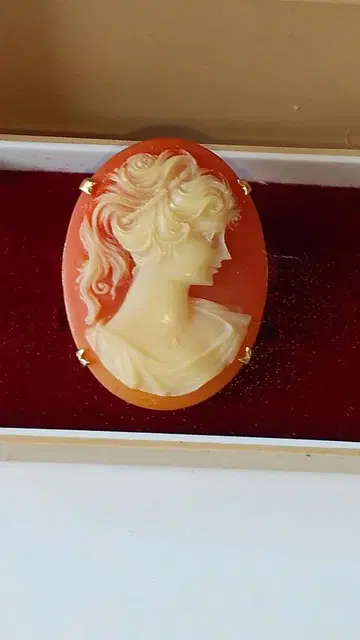 카메오 CAMEO 브로치 빈티지 새상품급입니다 (케이스 포함).