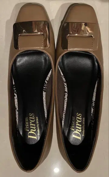 Duras 베이지 플랫 힐 펌프스