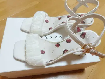 RANDA 체리 힐 스트랩 샌들 [아이보리 S 사이즈]