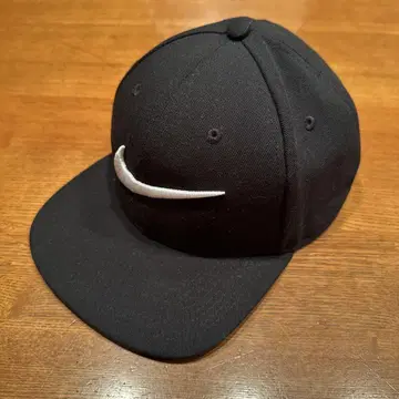 NIKE 스우시 입체 자수 캡 블랙 클래식 프로
