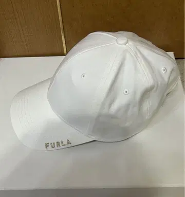 FURLA 훌라 캡 원포인트 자수
