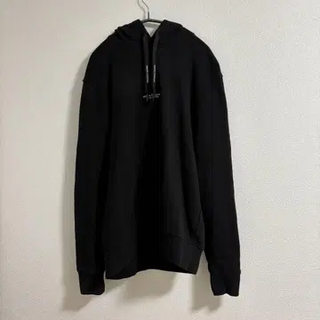Armani Exchange 블랙 후드 부착 후드티