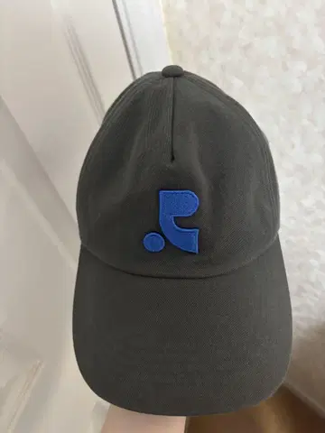 Rest & Recreation 그레이 캡