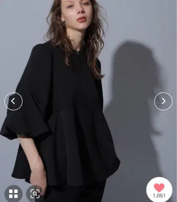 카듀네. 밑단 플레어 블라우스 38 블랙. 상의. 새상품.