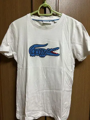 LACOSTE 자수 로고 티셔츠 S 사이즈 배송비 포함