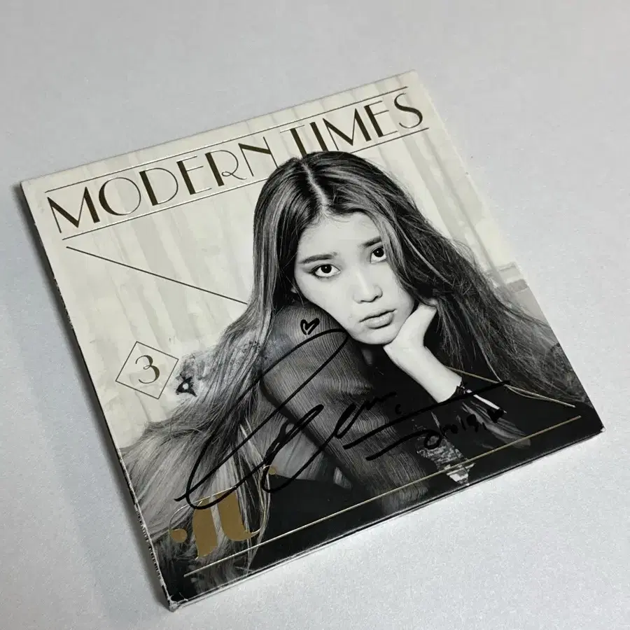 moderntimes モダンタイムズ　IU Album Review] IU – Modern Times | The Aspiring K-pop Reviewer