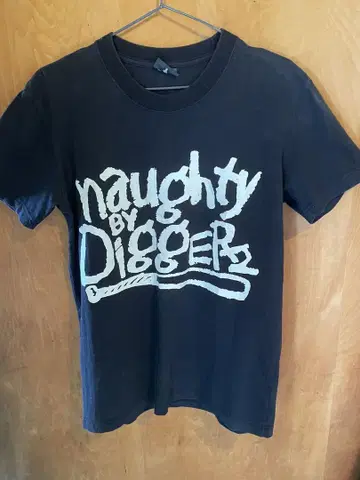 Naughty by Nature 스타일 티셔츠 M