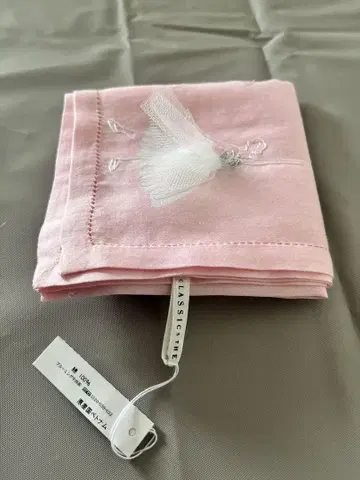 CLASSICSTHE SMALLLUXURY 발레리나 자수 핑크 손수건